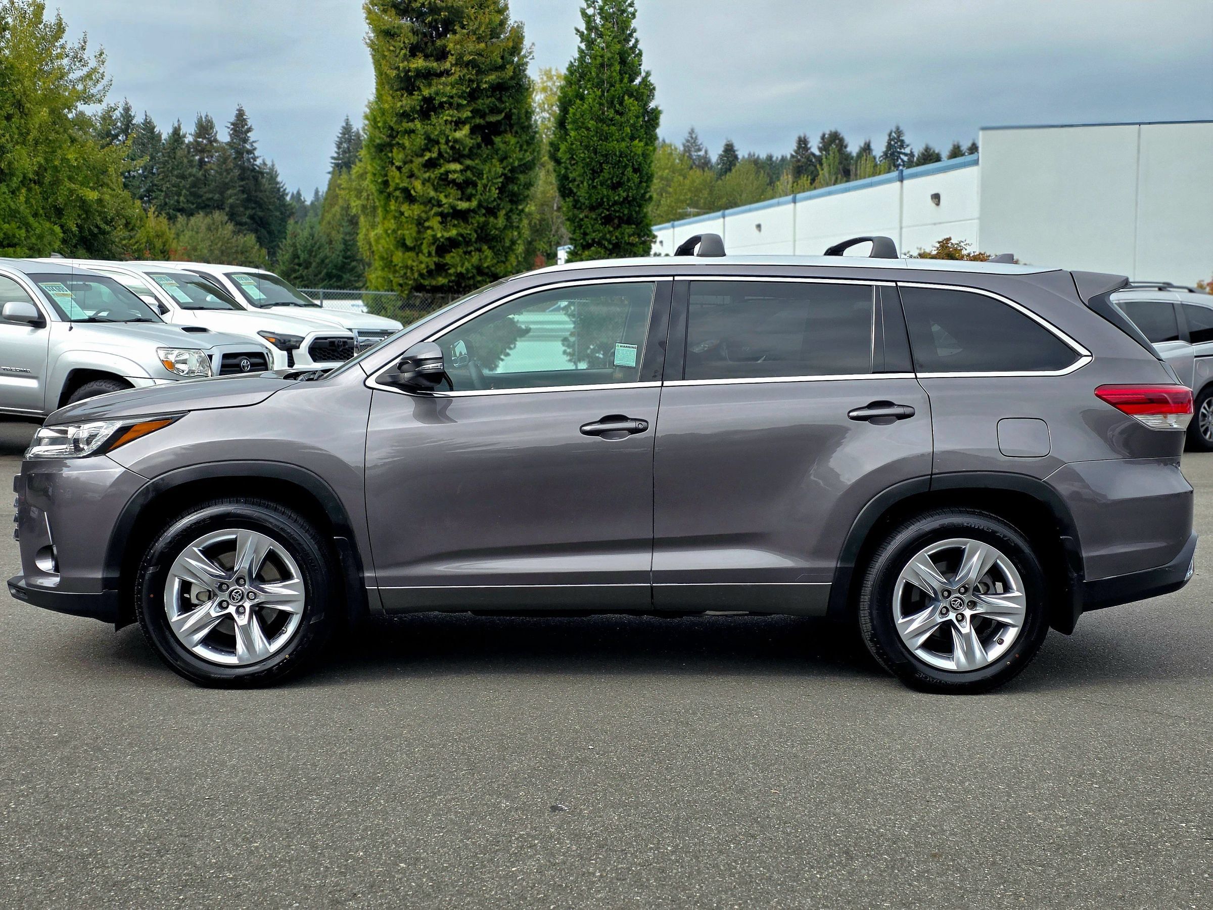Used 2019 Toyota Highlander Limited AWD/4WD image 7