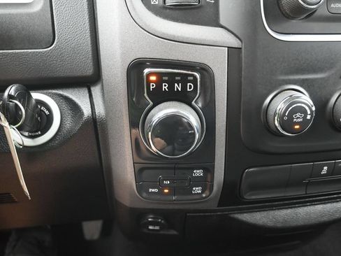 Used 2019 RAM 1500 Express AWD/4WD image 18