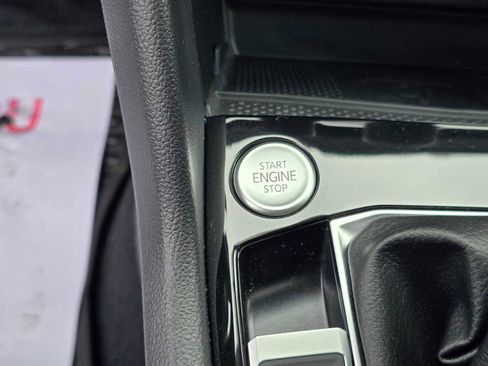 New 2024 Volkswagen Taos SE image 30