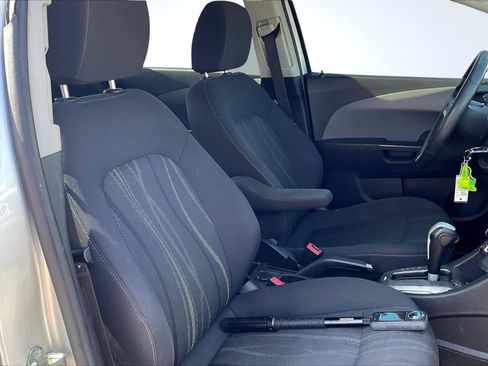 Used 2017 Chevrolet Sonic LT image 7