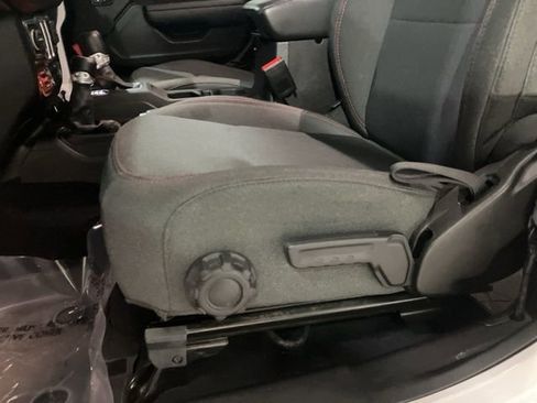 Used 2024 Jeep Wrangler Rubicon w/ Technology Group image 10