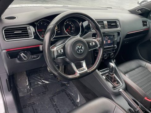Used 2016 Volkswagen Jetta GLI SE image 11