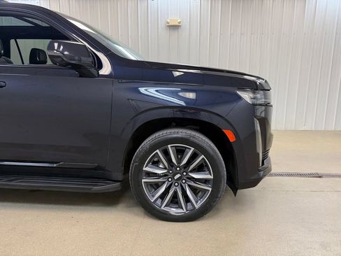 Used 2023 Cadillac Escalade Sport AWD/4WD image 4