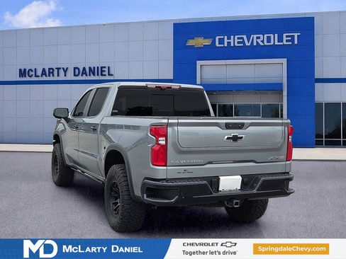 Used 2023 Chevrolet Silverado 1500 ZR2 w/ Technology Package AWD/4WD image 4