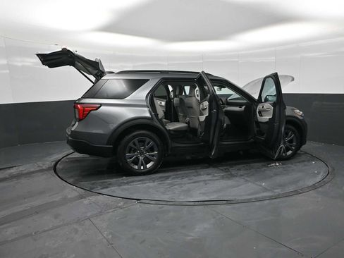 Used 2025 Ford Explorer Active w/ Active Comfort Package image 34