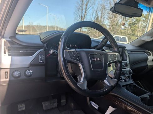 Used 2018 GMC Yukon XL SLT w/ Premium Edition image 7