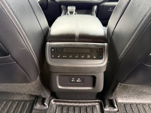 Used 2024 Nissan Pathfinder SL w/ SL Premium Package AWD/4WD image 29