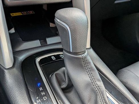 Used 2025 Toyota Corolla Cross XLE w/ Convenience Package image 12