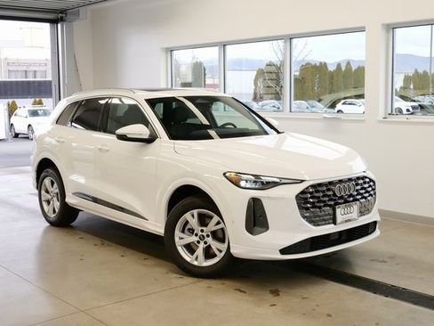 New 2025 Audi Q5 Premium image 1