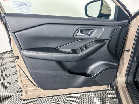 Certified 2025 Nissan Rogue SV image 20