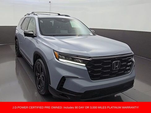 Used 2025 Honda Pilot Black Edition image 2