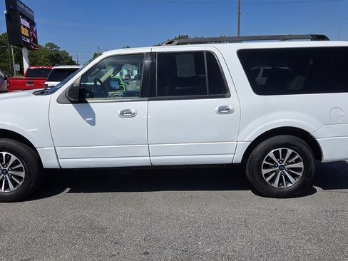Used 2016 Ford Expedition EL XLT w/ Equipment Group 202A AWD/4WD image 3