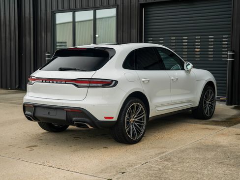 New 2025 Porsche Macan image 9