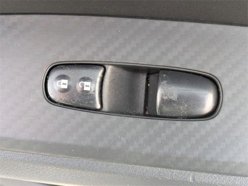 Used 2024 Nissan Altima 2.5 SV image 32