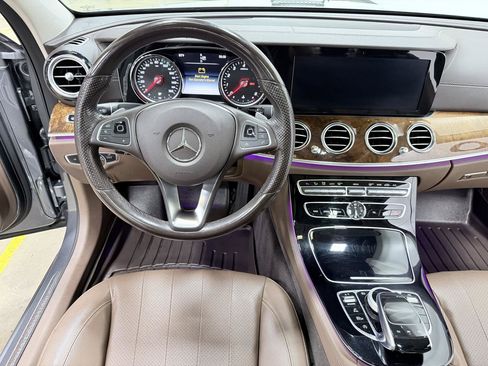 Used 2017 Mercedes-Benz E 300 4MATIC image 40