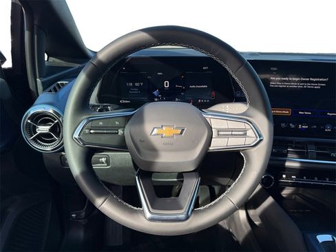 New 2026 Chevrolet Equinox EV LT image 12