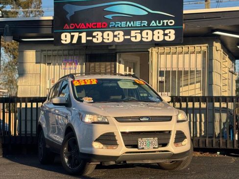 Used 2013 Ford Escape SE image 1