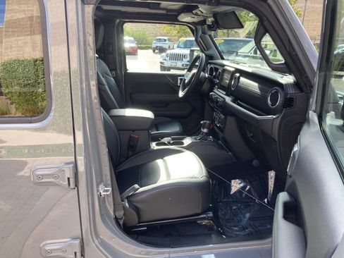 Used 2022 Jeep Wrangler Unlimited Sahara w/ Safety Group image 27