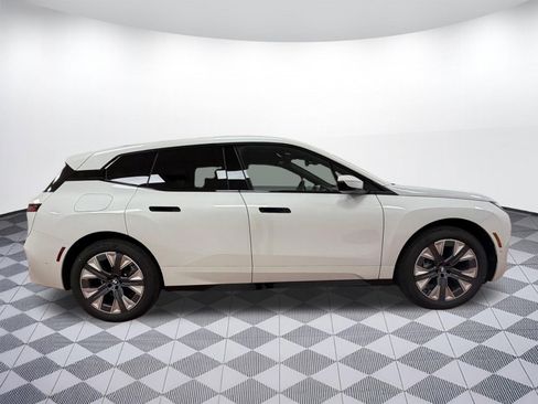 New 2026 BMW iX xDrive60 w/ Premium Package image 7