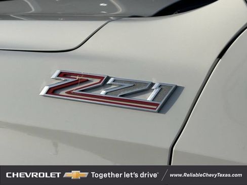 Used 2022 Chevrolet Suburban Z71 AWD/4WD image 11