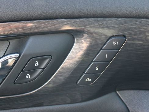 Used 2023 Chevrolet Traverse High Country AWD/4WD image 43