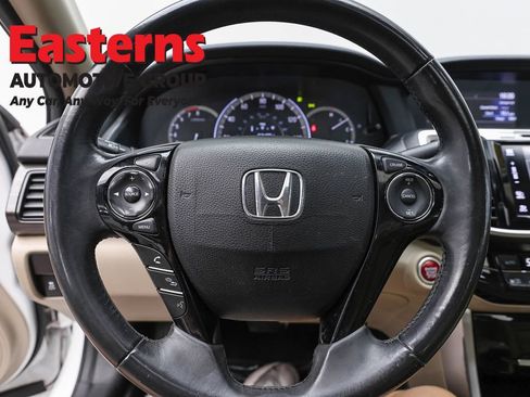 Used 2017 Honda Accord EX-L image 10