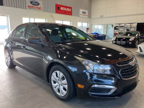 Used 2015 Chevrolet Cruze LS image 3