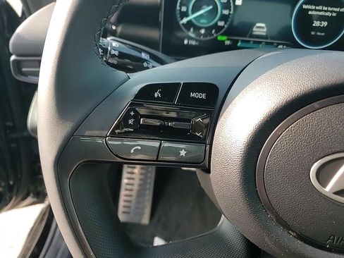 New 2025 Hyundai Elantra SEL image 17