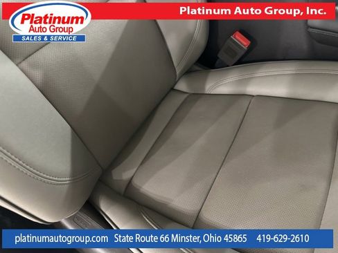 Used 2023 GMC Yukon XL SLT image 36