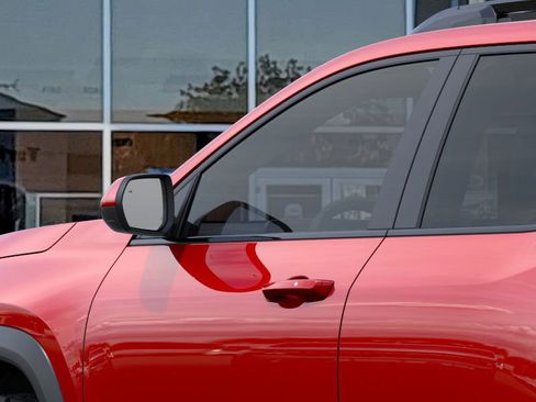 New 2026 Chevrolet Equinox ACTIV w/ Convenience Package III image 12