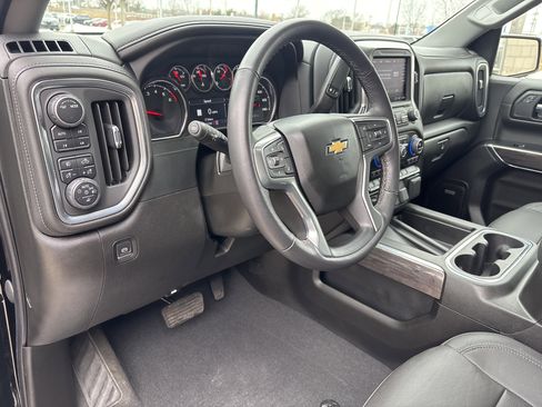 Used 2022 Chevrolet Silverado 1500 LTZ w/ LTZ Premium Package image 26