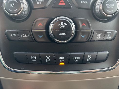 Used 2017 Jeep Grand Cherokee Laredo image 28