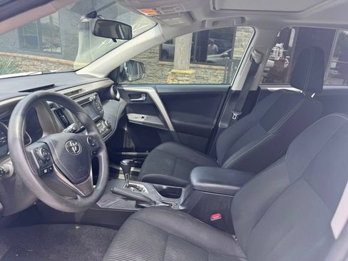 Used 2015 Toyota RAV4 XLE FWD image 5