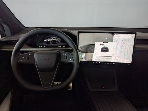 Used 2023 Tesla Model X image 7