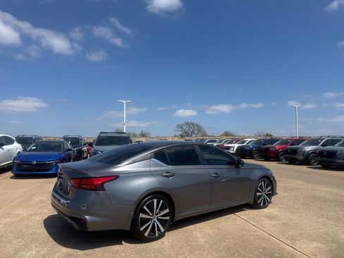 Certified 2021 Nissan Altima 2.5 SR w/ SR Premium Package image 21