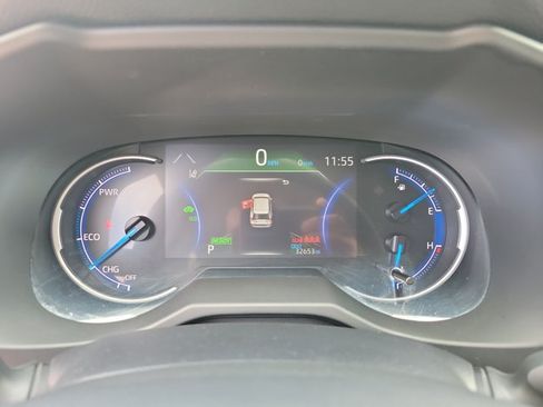 Used 2025 Toyota RAV4 LE AWD/4WD image 18
