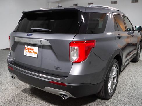 Used 2022 Ford Explorer Limited w/ Equipment Group 301A RWD image 7