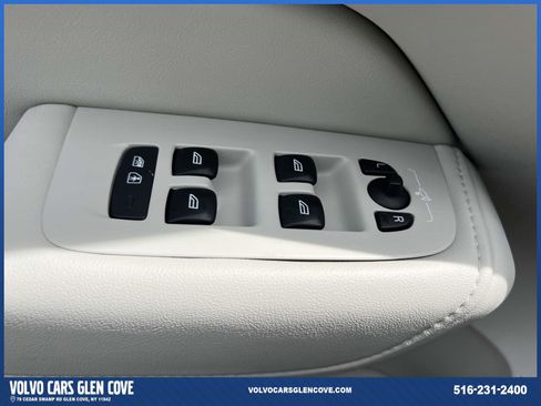 Used 2025 Volvo XC60 T8 Plus w/ Protection Package Premier image 16