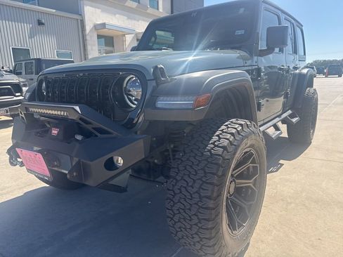 Used 2024 Jeep Wrangler Willys image 3