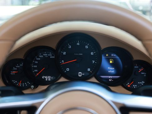 Used 2017 Porsche 911 Carrera 4 AWD/4WD image 29