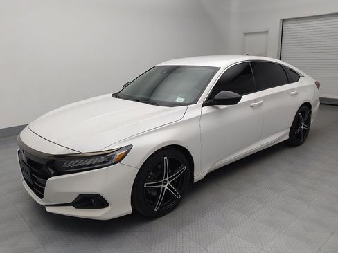 Used 2021 Honda Accord Sport image 2