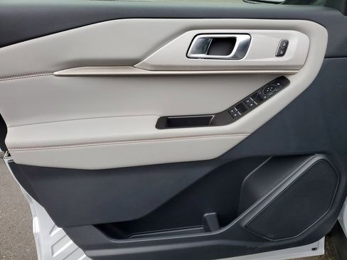 New 2026 Ford Explorer Active w/ Active Comfort Package image 24