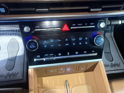 Used 2024 Hyundai Santa Fe Limited image 26