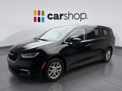 Used 2024 Chrysler Pacifica Touring-L