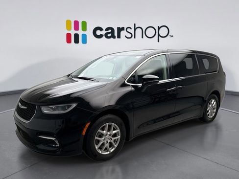 Used 2024 Chrysler Pacifica Touring-L image 1