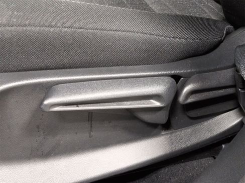 Used 2023 Honda HR-V LX image 18