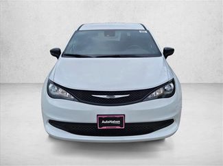 New 2025 Chrysler Voyager LX video 2