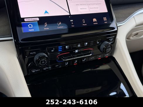 Used 2022 Jeep Grand Cherokee Limited 4xe w/ Luxury Tech Group II AWD/4WD image 16