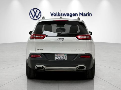 Used 2016 Jeep Cherokee Limited w/ Luxury Group AWD/4WD image 4