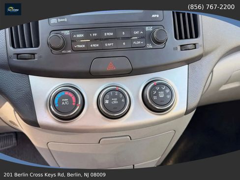 Used 2010 Hyundai Elantra GLS FWD image 23